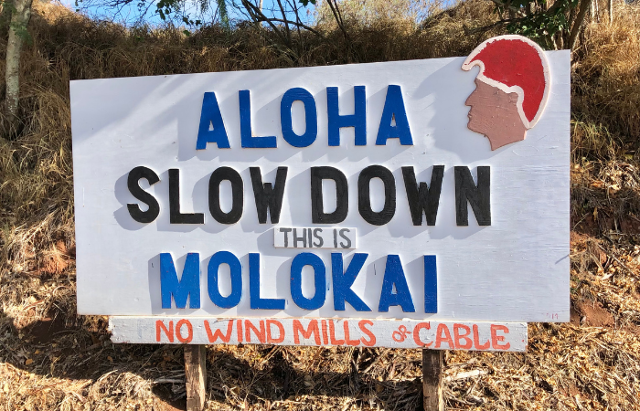 travel to molokai from maui