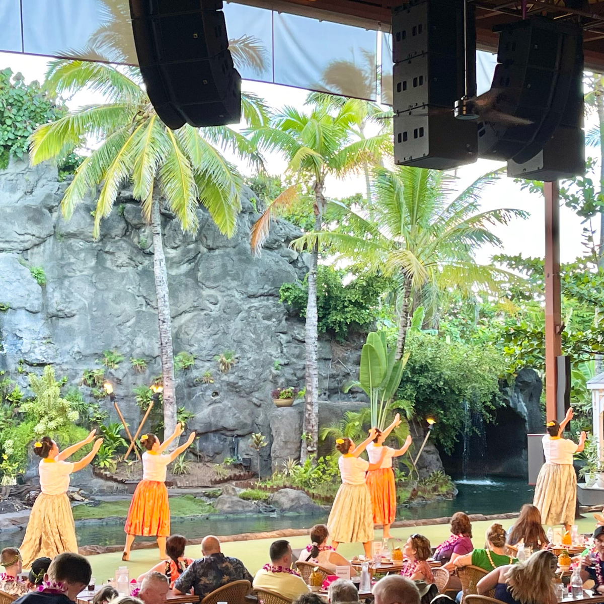 polynesian cultural center luau