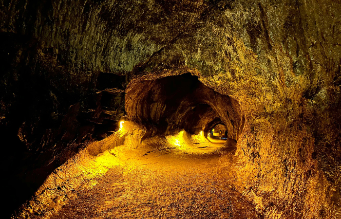 can you visit volcano national park right now