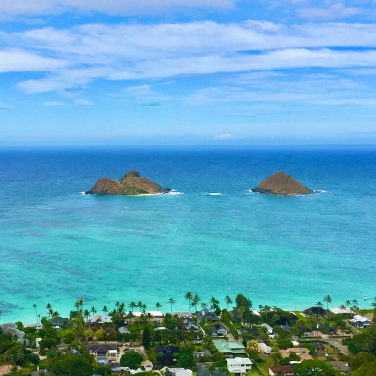 This Short Hike in Hawaii Leads to a View That Looks Like It Was Ripped Out of a Travel Magazine