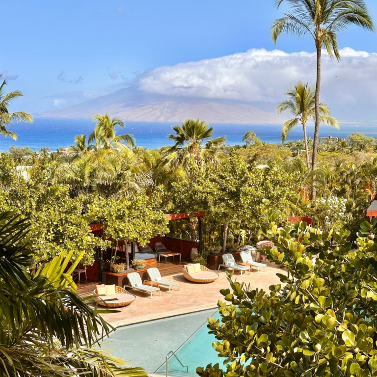 I Just Stayed at Hawaii’s #1 Voted Hotel… But It’s Missing One Big Thing
